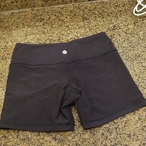 Lululemon black reversible shorts 4